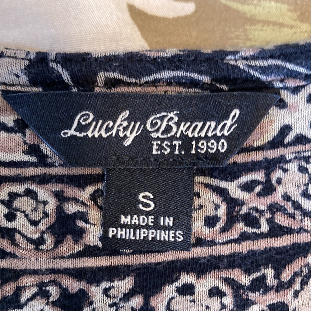 Lucky Brand Women’s Small Long Sleeve V-neck Shirt - Picture 13 of 13